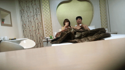 韩国情侣酒店激情肏逼❤️女上男下疯狂摇曳,大屌在逼逼内游龙戏凤!